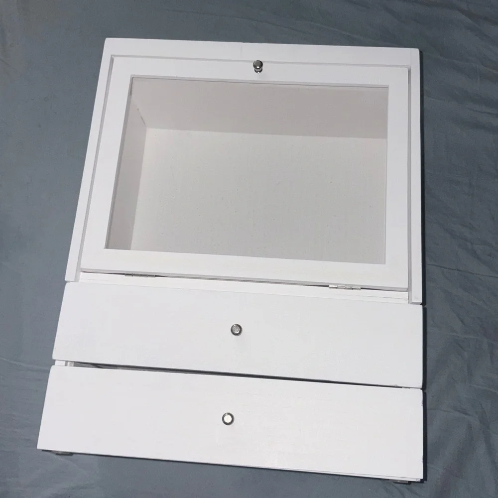 White and Tan Jewelry Organizer